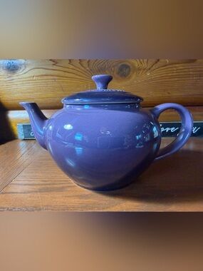 Le Creuset discontinued color Cassis Purple tones Small Tea Pot w/Infuser Insert